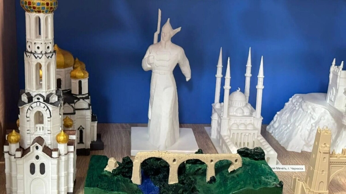    В библиотеке проводят заочные экскурсии при помощи 3D-моделей достопримечательностей   newstracker.ru