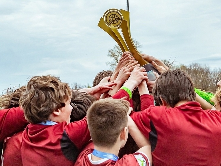     За весь турнир команда пропустила всего один гол, а ее вратарь был признан лучшим игроком соревнований. Фото: пресс-служба Министерства спорта Калининградской области.