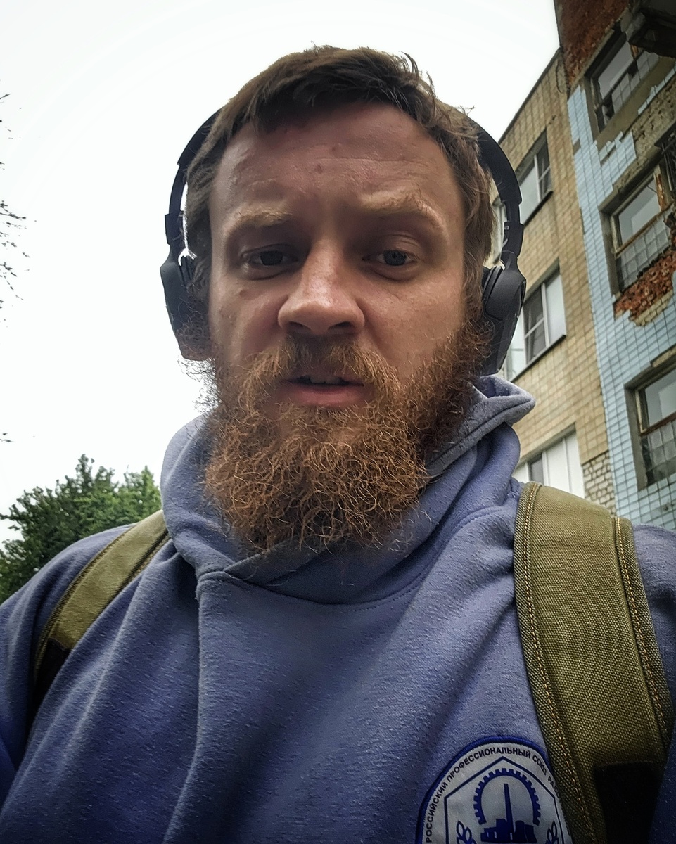 16 июня 2025. День когда меня выписали из МСЧ125 в городе Курчатове. На фоне, как раз стационар МСЧ125 ФМБА России