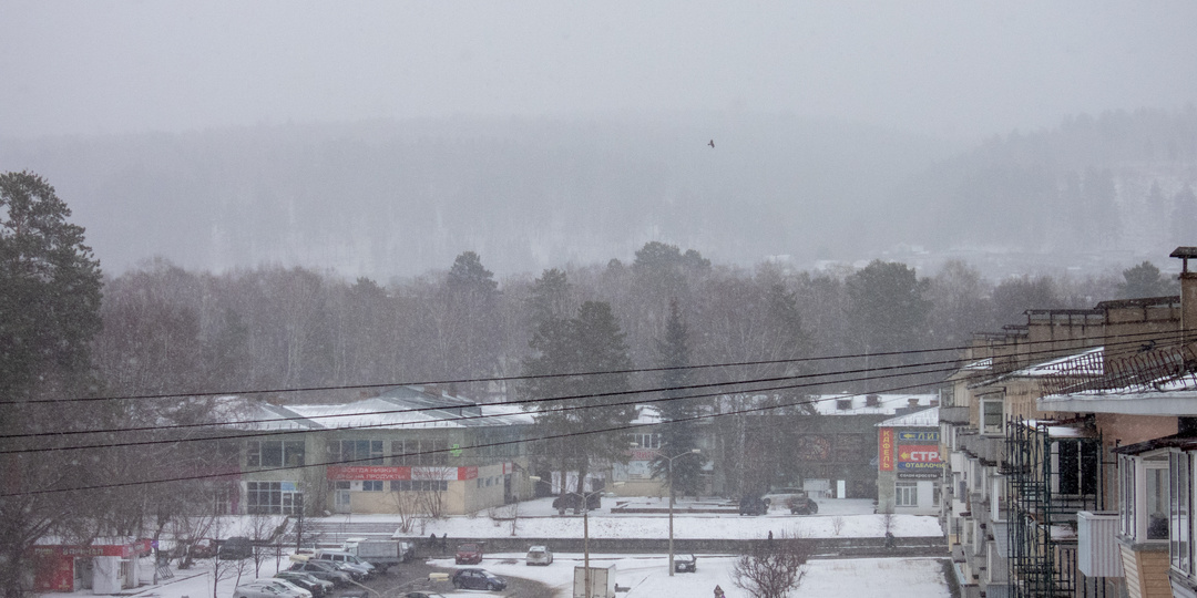 Скоро кончится апрель, почему опять метель?