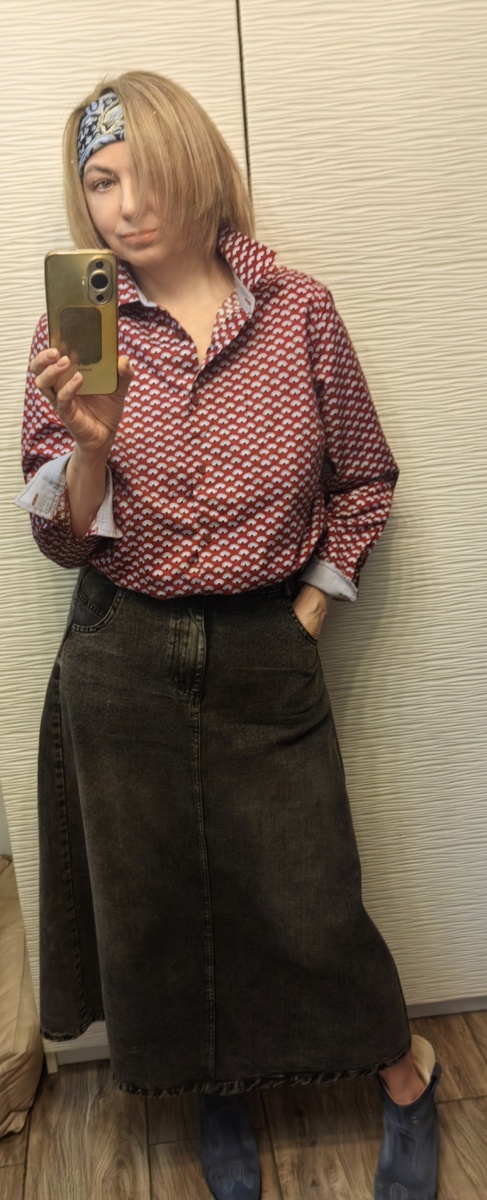 На фото мой рабочий look: носила эту рубашку, когда было тепло.