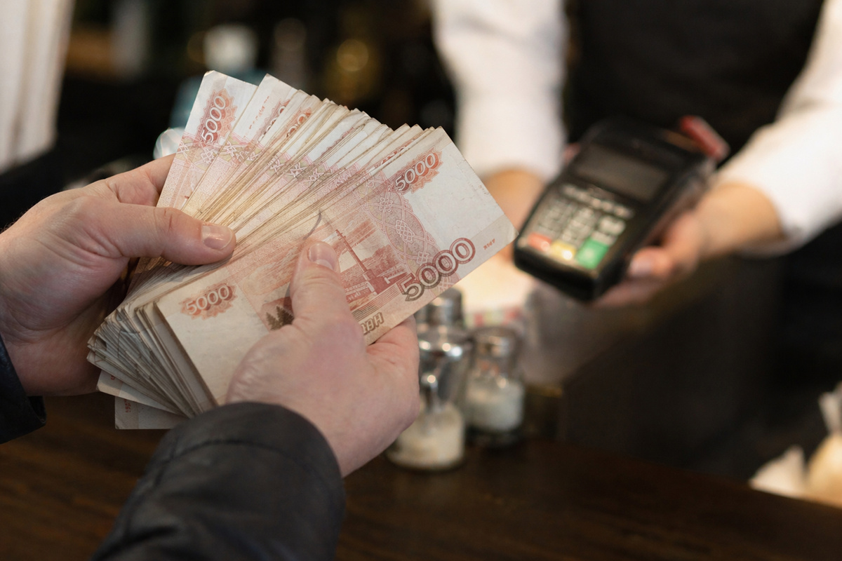 Наличные в России резко выросли: плюс 240 млрд рублей всего за неделю