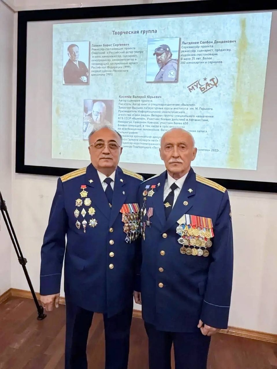 На фото: Турсункулов Р.Т. и Ибрагимов Э.Н.