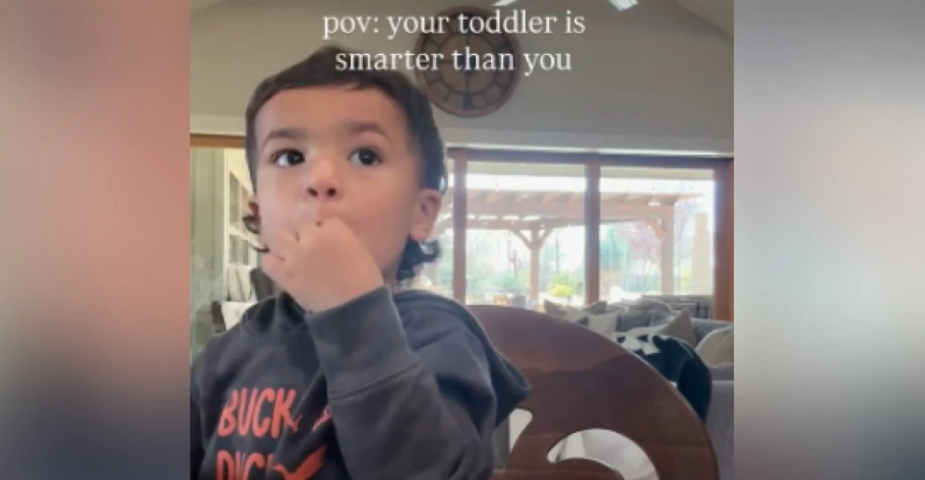 Мама решила проверить малыша с помощью нового тренда из TikTok, но ребенок ее перехитрил
