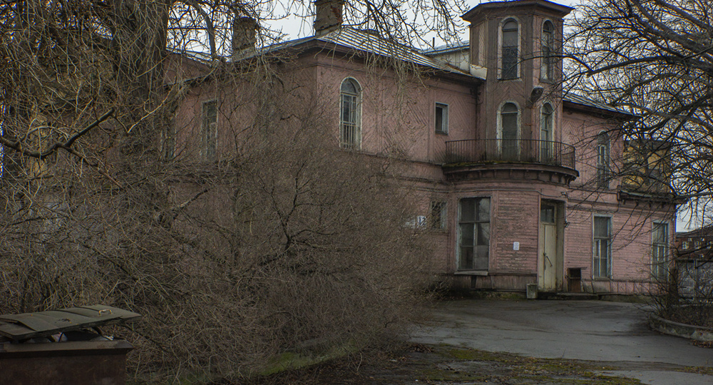 Дом с привидениями в центре Питера