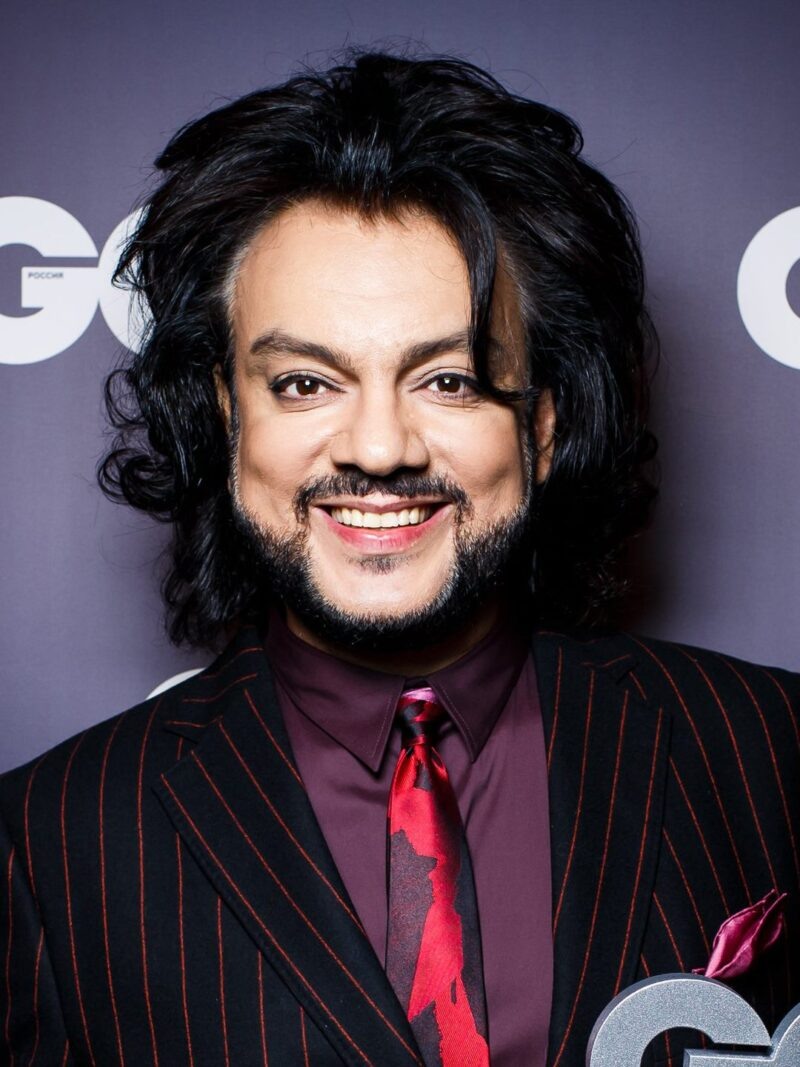    Поп-король российской эстрады в новом амплуа злодея.