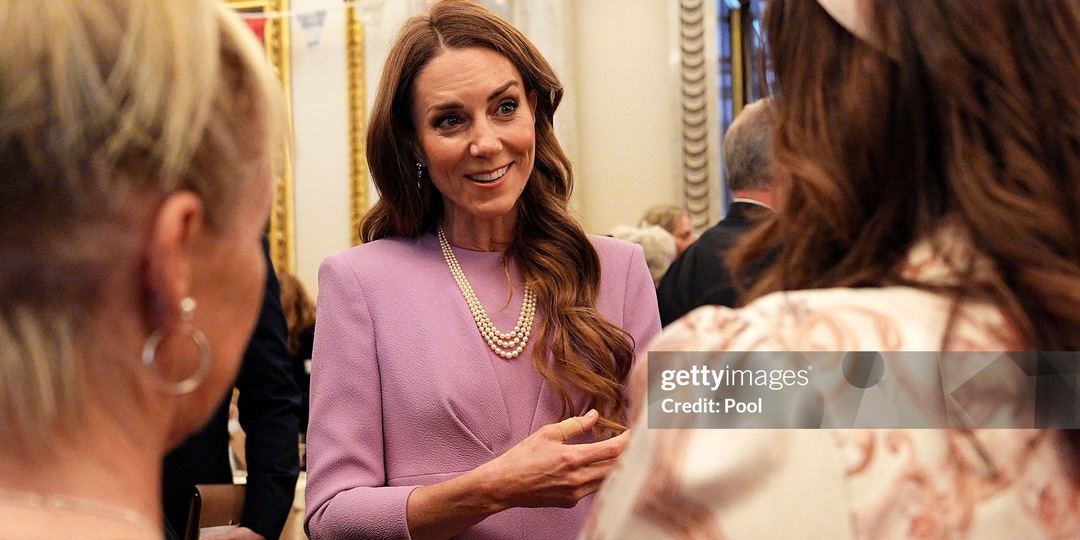 Королевская семья на приёме в Букингемском дворце: Кейт в розовом, принц Уильям