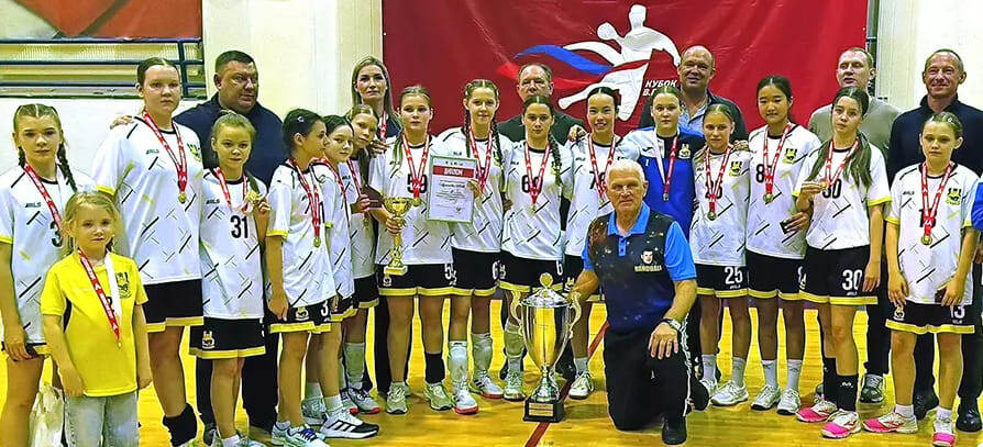 "Кунцевские парни не справились с эмоциями, ведь собрались полные трибуны". Директор спортшколы "Кунцево" рассказал, как прошёл мемориал Владимира Белова