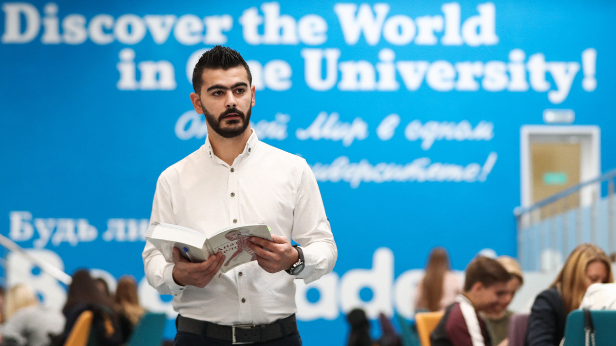 Студент из Индии в РУДН (С) Михаил Терещенко / TASS