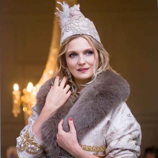 Елена Королькова-Ранкевич: аромапсихолог, психолог-сексолог, автор аромаритуала «Преображение женской энергии», ведущая семинаров и практик для женщин с 2009 года