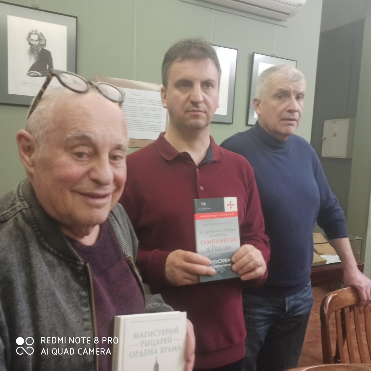 Семенов Александр с известным режиссером и соавтором культового фильма "Д"Артаньян и три мушкетера" Марком Григорьевичем Розовским и военным переводчиком и историком Владимиром Анатольевичем Ткаченко-Гильдебрандтом.