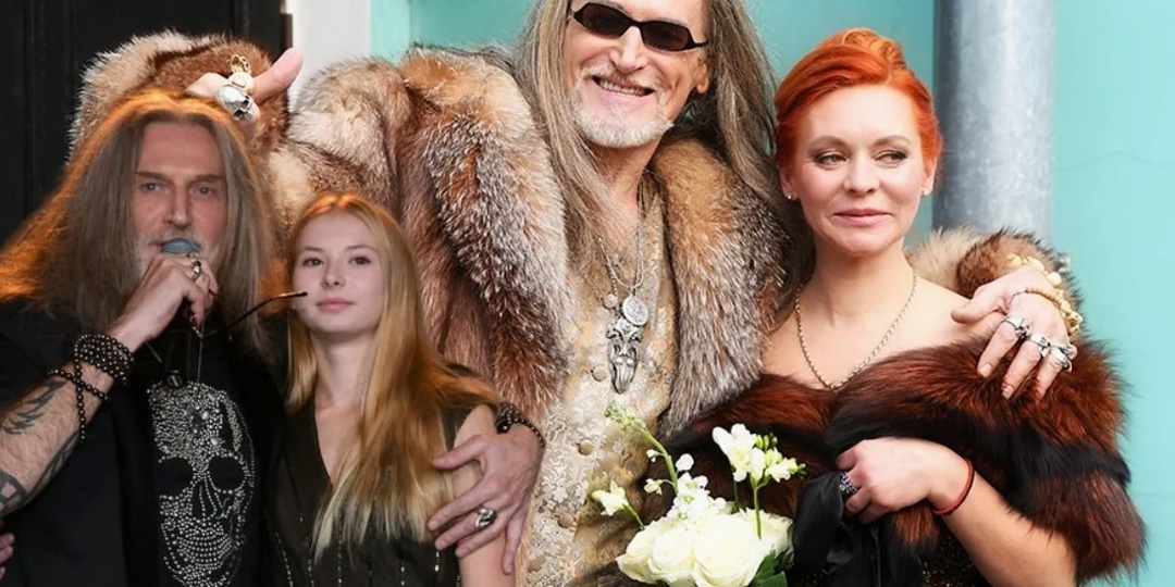 Все ждали, что дети Джигурды переплюнут отца в безумии и начнут жениться на собаках, а они - позорище, сделали то, чего никто не ожидал