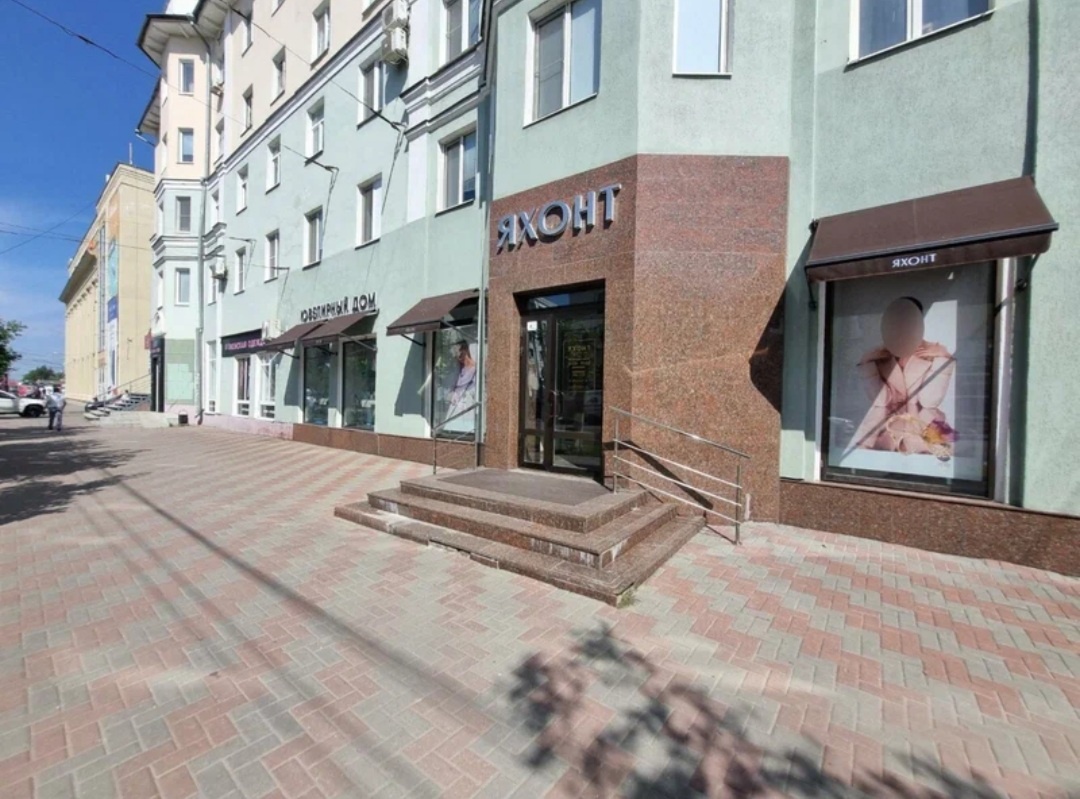 Столько много раз мимо проходила и даже желания никогда не было зайти и что-то посмотреть, лучше чаще и дольше быть на природе возле воды, деревьев, травы, цветочков