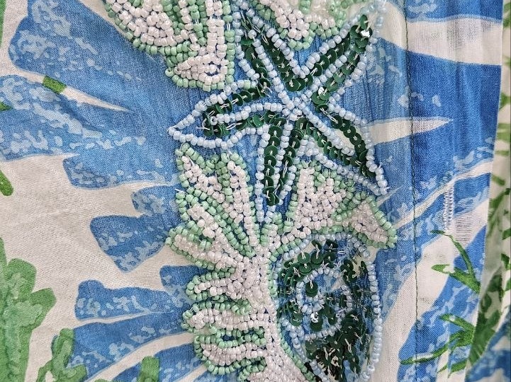 Eva B. Bitzer, Lusio, Akhmadullina Dreams можно найти в Секонд Хенде