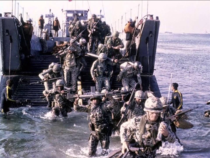 Турецкие войска высаживаются на Кипре в 1974 г.