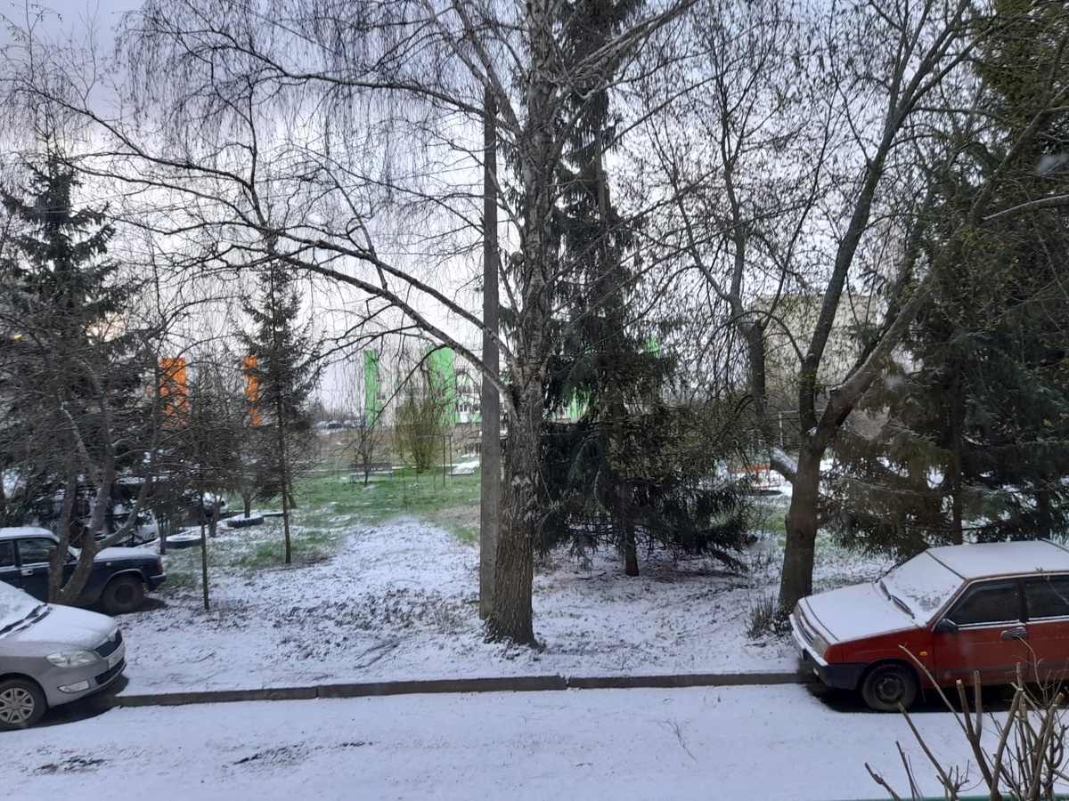Апрель забавляется