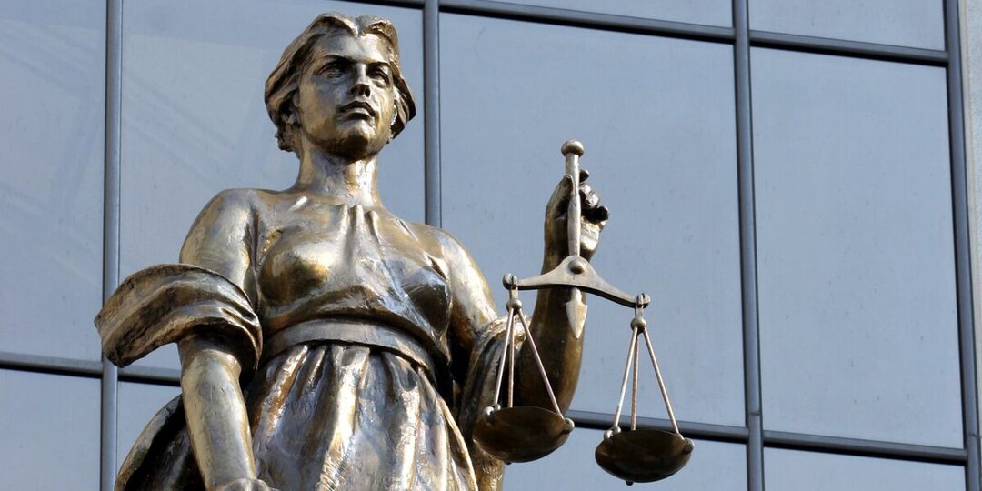 КС вступился за мужчину, которому навязали допсоглашения при покупке авто