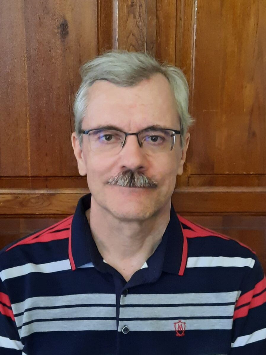 Стипендиат фонда Генриха Бёлля (1997), а также Германского исторического института в Москве (2012, 2016). В 2005–2010 гг. – участник международного немецко-российско-украинского научно-исследовательского проекта «Сталинизм в советской провинции 1937-1938. Массовая операция на основе приказа НКВД № 00447». В 2013–2018 гг. – участник украинско-российско-американо-германо-канадского проекта изучения судебного преследования руководящих работников НКВД после окончания Большого террора «Сотрудники НКВД на скамье подсудимых, 1938–1941 гг.»