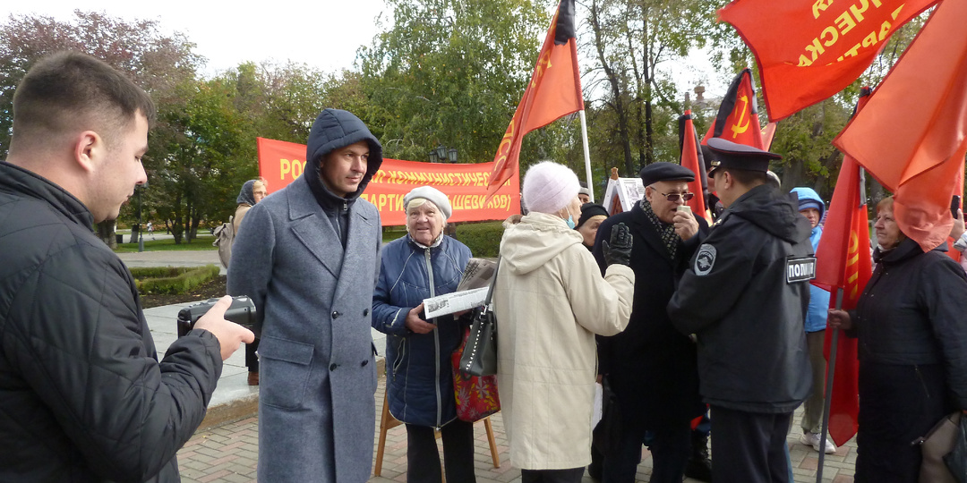 Суды и полиция снова издеваются над коммунистами