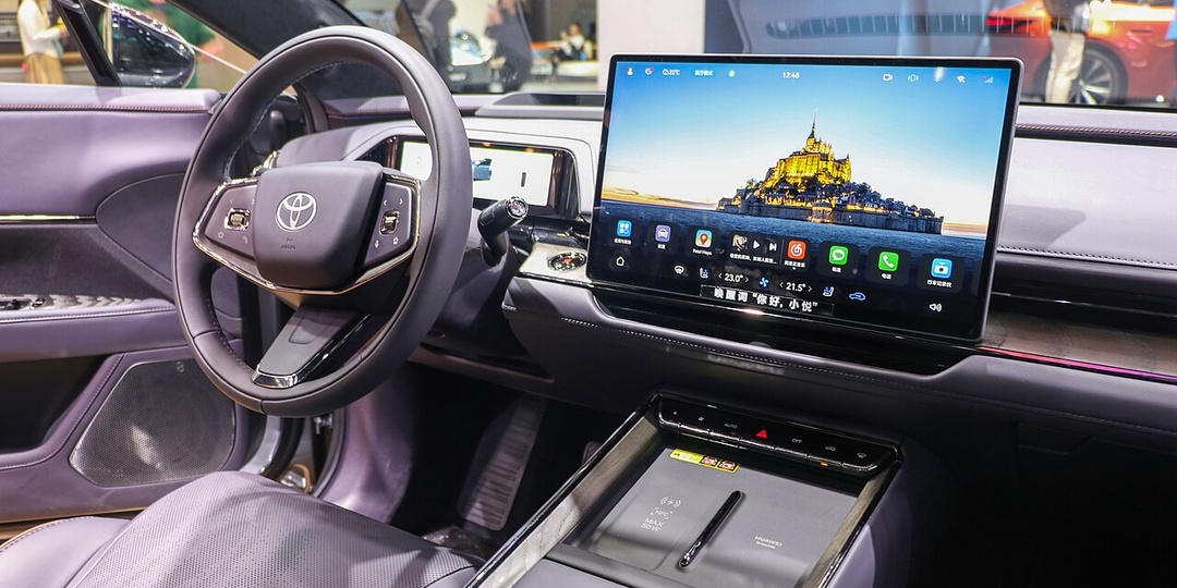 Новый седан Toyota за 1,87 млн. рублей разлетается как горячие пирожки. 3 100 штук продано за час.