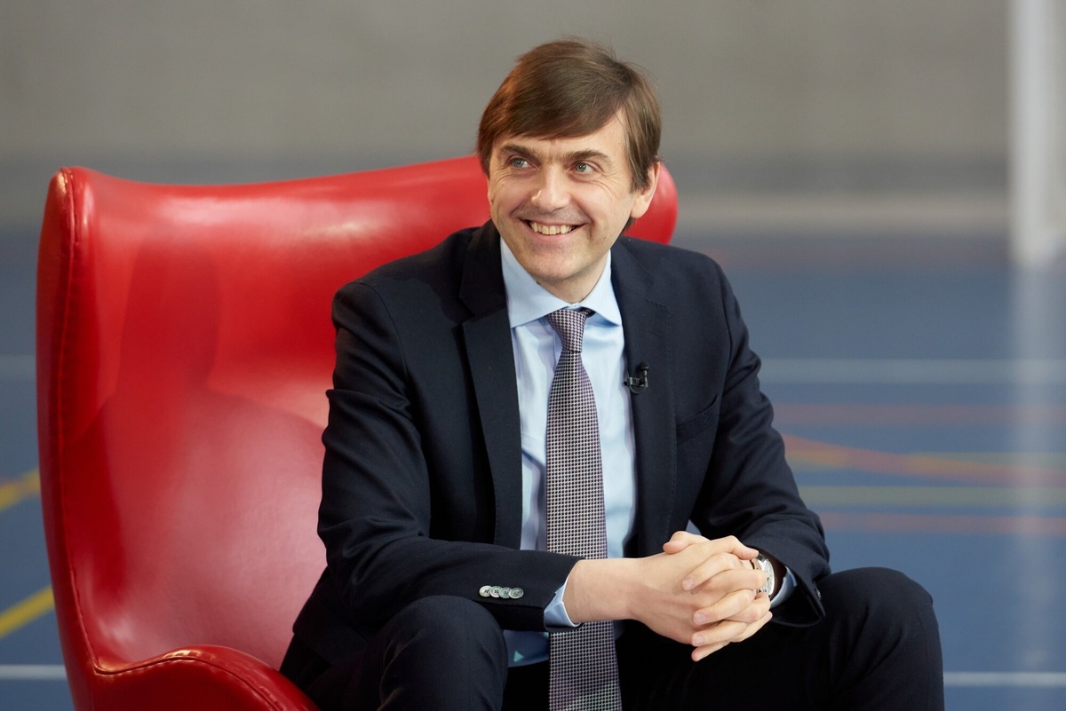 Хорошо смеётся тот, у кого должность министра. Фото Яндекс.Картинки. 