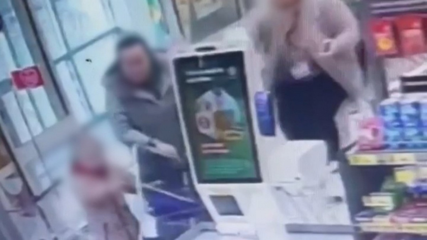 В Волгограде покупательница пыталась ударить чужого ребенка в супермаркете