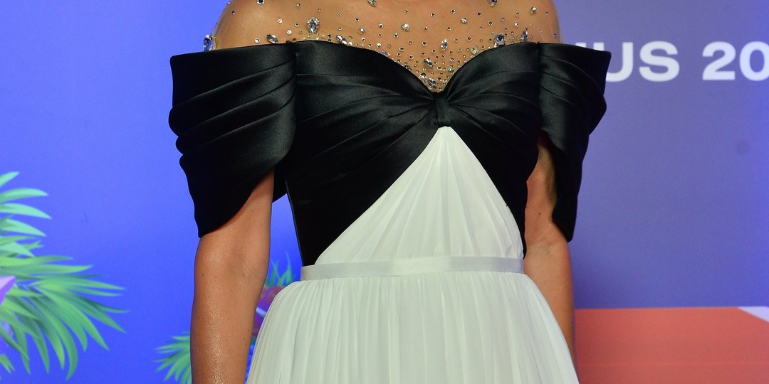 Лера Кудрявцева пожаловалась на няню семилетней дочери: «Нас с Машкой строит»