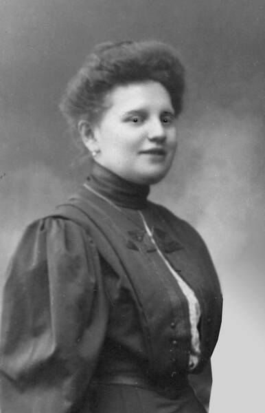 Анна Демидова (комнатная девка Александры Федоровны) 