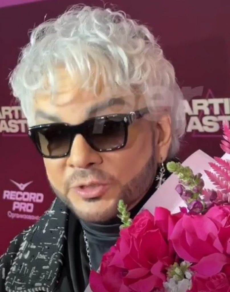 Скриншот из видео в канале Макс "Супер"📷    «Всячески пытается поддеть»: Киркоров заявил, что Шаляпин норовит его зацепить
