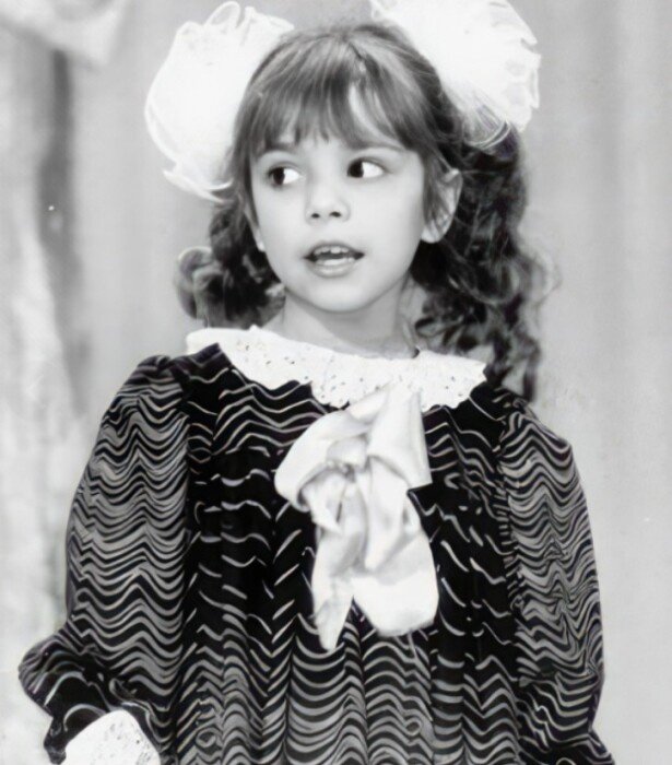 Света Светикова начала петь в 4 года.