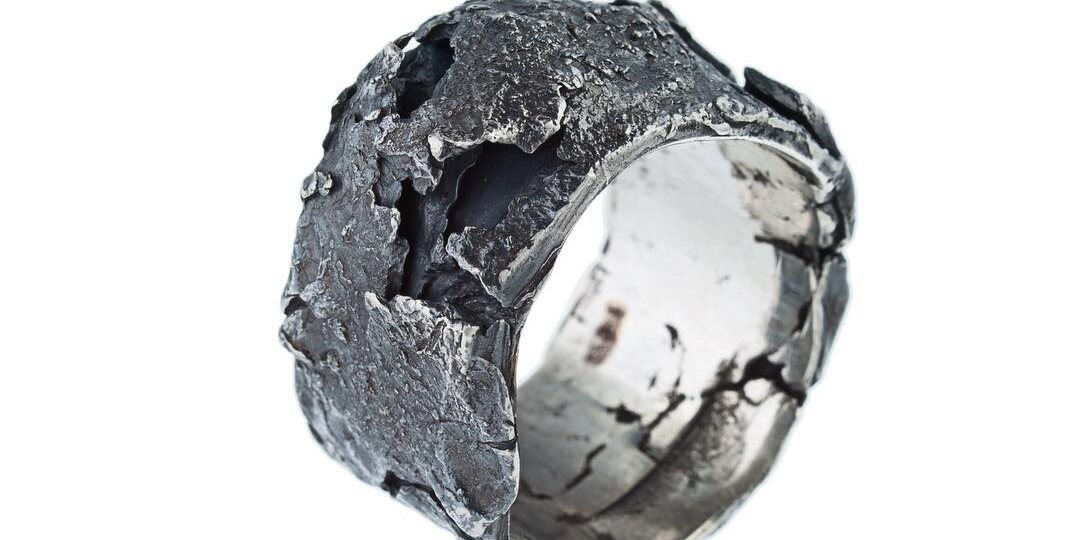 Точка тишины внутри разлома