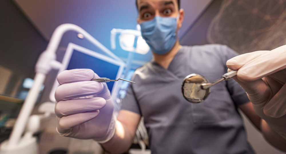 Можно ли ставить импланты сразу после удаления зуба? Ответ вас удивит!