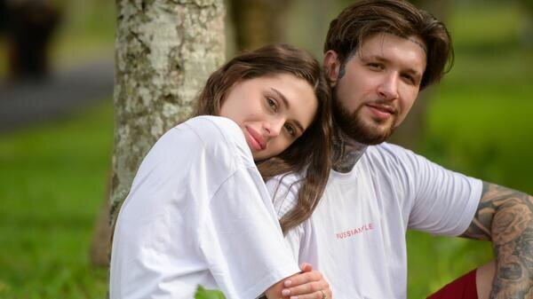 Скандальный блогер-миллионник с невестой стали участниками нового сезона реалити «Ставки на любовь»