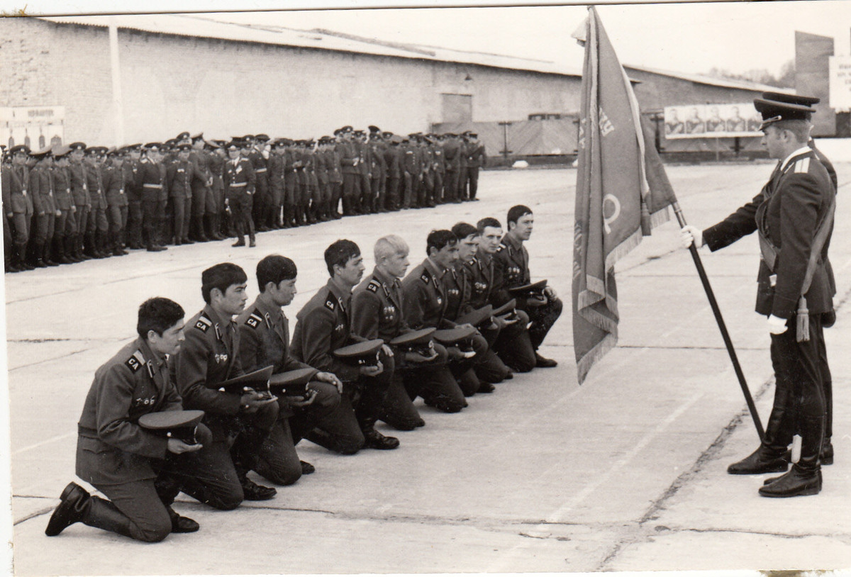 Прощание со Знаменем части...