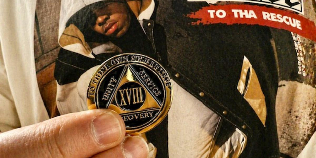 Эминем показал в соцсетях необычный жетон