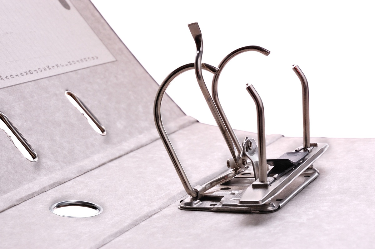 Сейчас ситуация изменилась, и DDV необходимо оформлять только в том случае, если требует университет. 

✔Это стало возможным благодаря тому, что вариативность способов предоставления студентами информации об иностранных дипломах значительно возросла. 

✔Поэтому одни университеты продолжают хотеть DDV, другие удовлетворяются апостилем в сочетании с переводом на итальянский, заверенным в консульстве, третьи – просят дополнительно сгенерировать бесплатный сертификат ARDI, который дает информацию о типах образовательных документов по странам в целом, четвертые - хотят не меньше чем платный сертификат CIMEA Verifica, так как не признают бумажный апостиль, и т.д. 

📍Информацию о том, какие документы требуются ВАШЕМУ университету для зачисления вы можете найти в соответствующем разделе сайта университета (не программы), посвященного входящим иностранным студентам. Читайте раздел очень внимательно и лучше версию на итальянском языке.

📍Чаще всего студенту будет предоставлен выбор между DDV, CIMEA, апостилем+перевод, ARDI, или комбинацией вариантов.

➡ Информация о требовании будет с большой вероятностью конкретизирована в саммари, которое вы получите после подтверждения вашей заявки вузом на Universitaly. 

✔Все больше университетов, которым не нужен DDV, так и пишут «DDV  предоставлять не нужно, подлинность диплома подтверждена» и подобное. 

