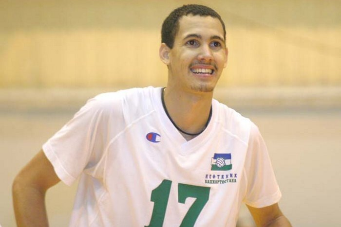 Османи в составе Нефтяника из Уфы