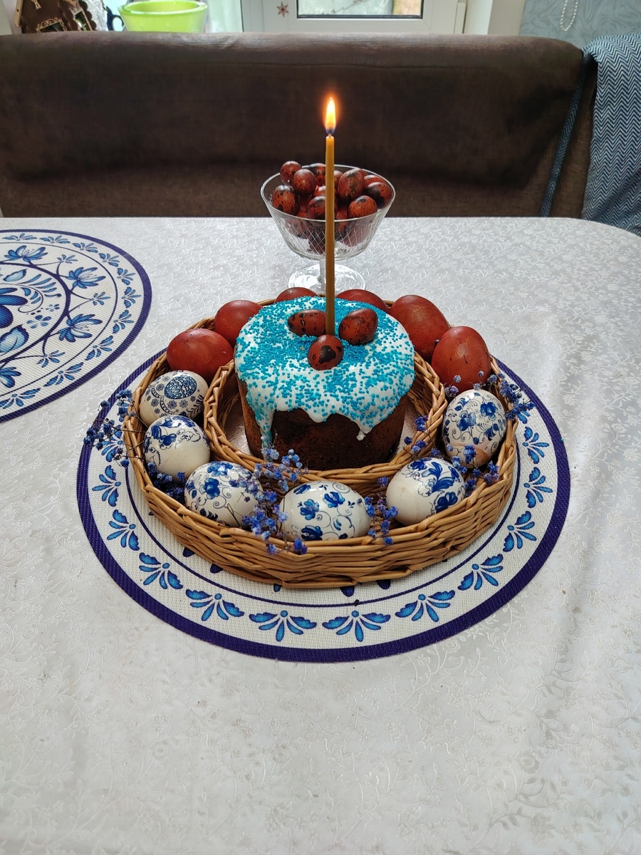 Пасхальный поднос-одна из первых работ.