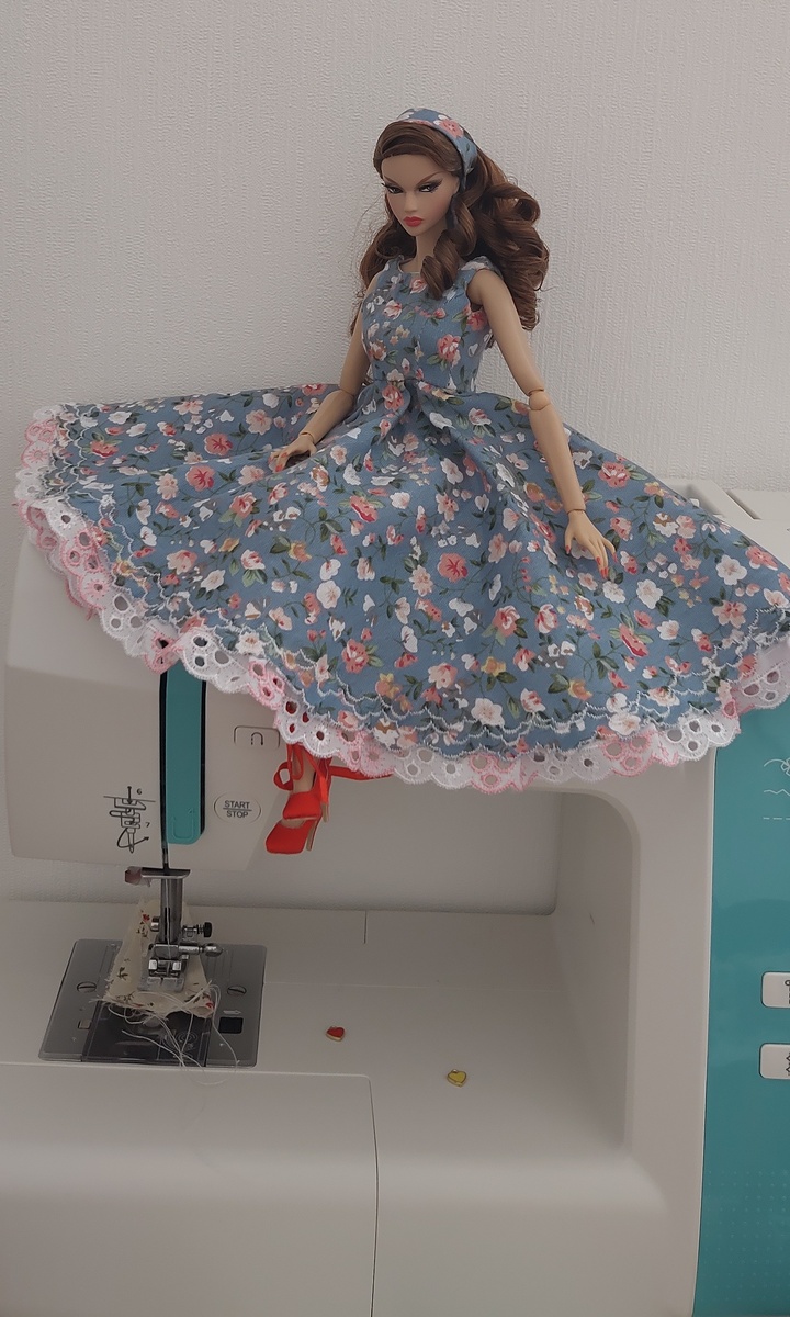 Мизи в новом платье. Фото автора.