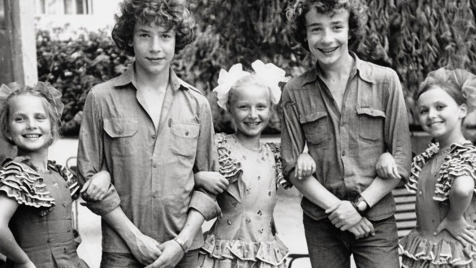 Электронику и Сыроежкину исполнилось 60 лет: 7 редких фото из семейного архива братьев Торсуевых и необычные факты из их биографии