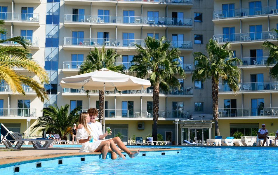 Фото бассейна в отеле «Сочи Парк Отель»