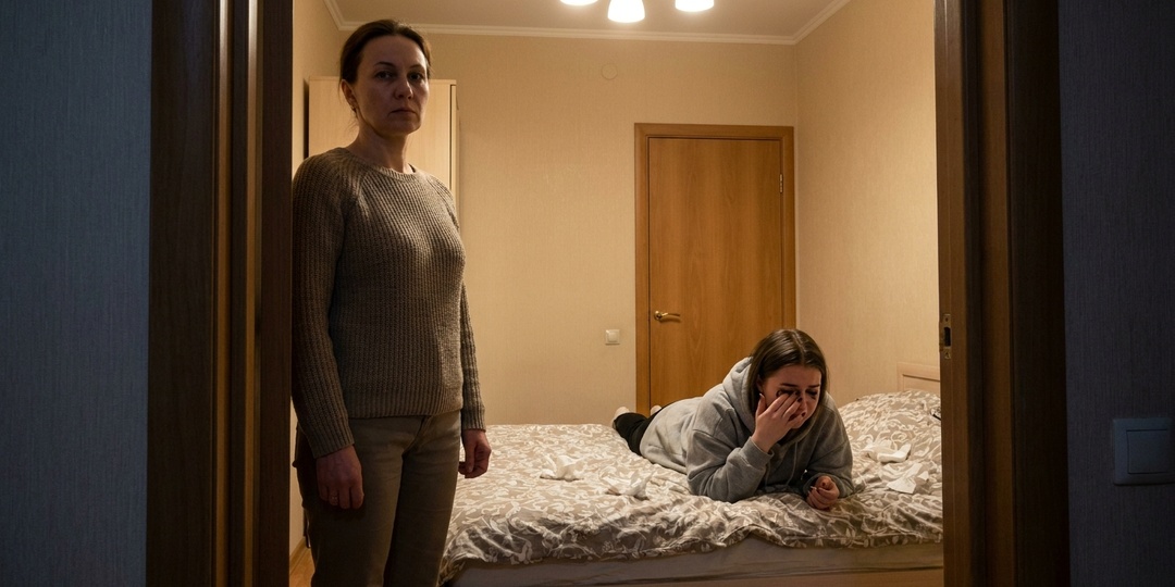 Дочь тайком заложила мамино золото ради айфона парню