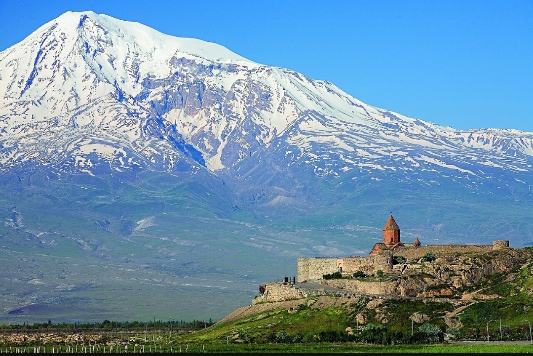 Скан фото монастыря Хор Вирап из Интернета
