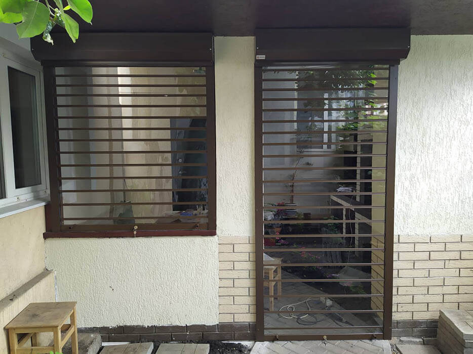 Прозрачные рольставни из поликарбоната