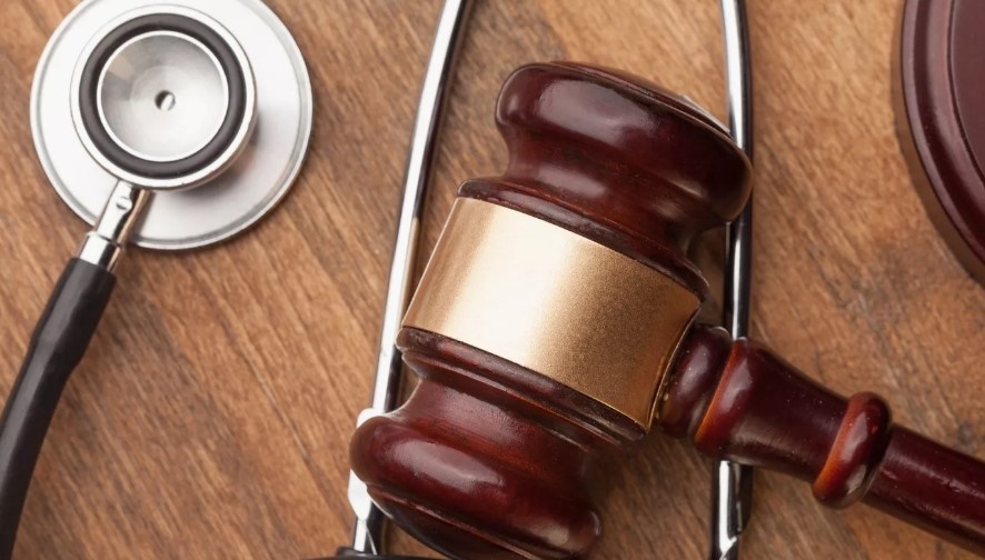 Есть специлисты по судам с клиников