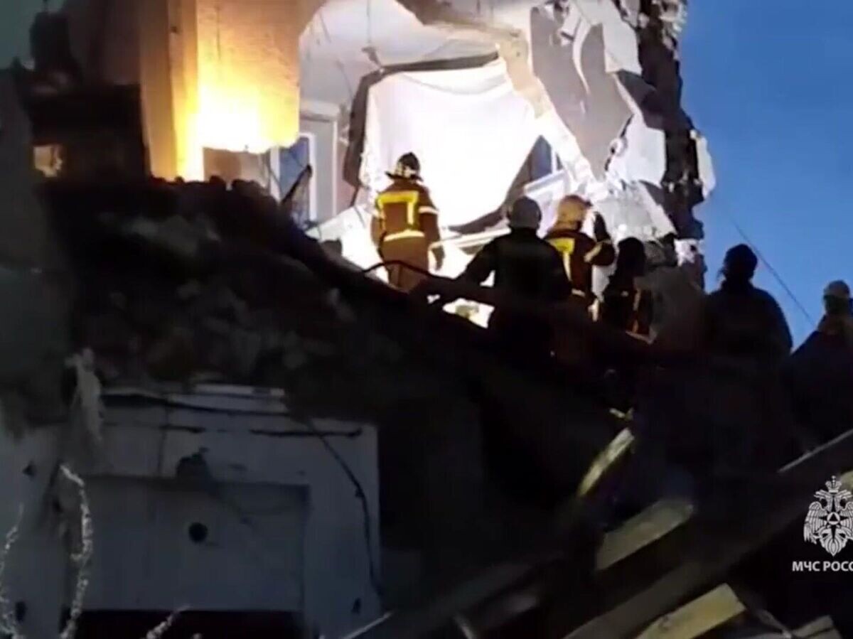    Кадры с места обрушения дома в Сызрани | © МЧС РФ
