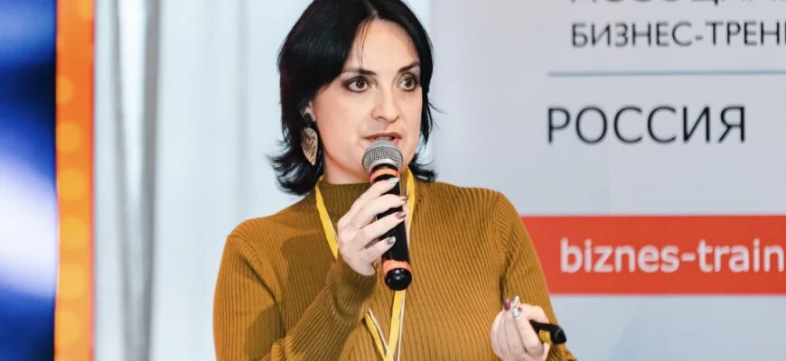    Журналист Мария Егорова. Изображение для интервью о коммуникациях Алексей Денисов