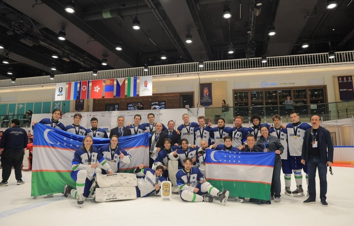    Хоккеисты сборной Узбекистана  Федерация хоккея Узбекистана