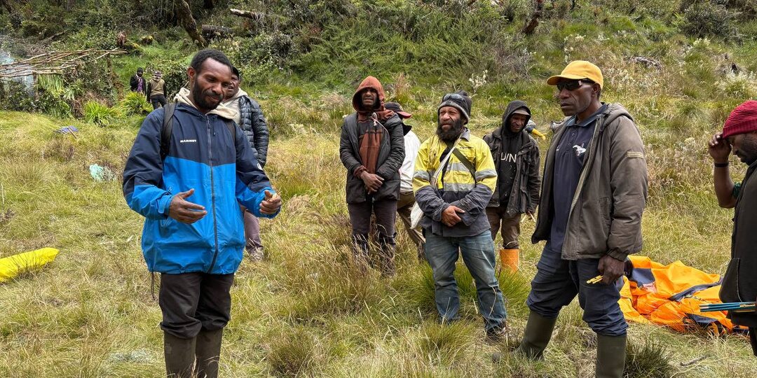 Спуск с вершины Гилуве проходит ещё стремительнее, чем подъём