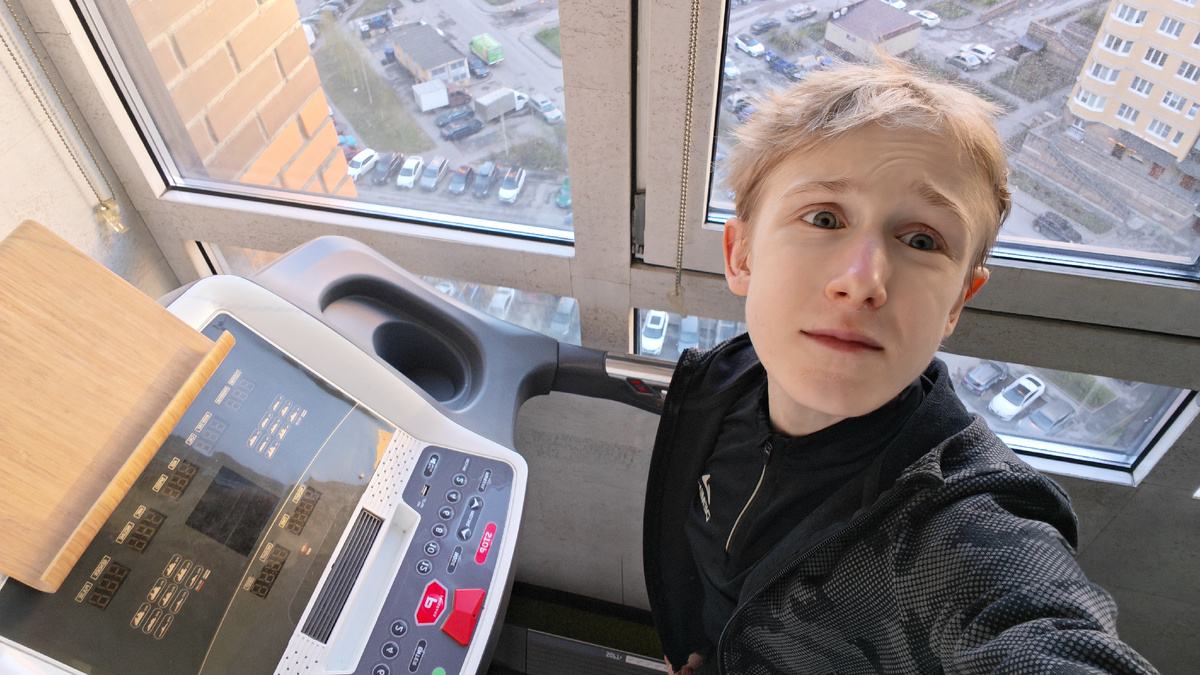 Изрядная доля моих беговых тренировок проходит на беговой дорожке. Фото из архива автора. 